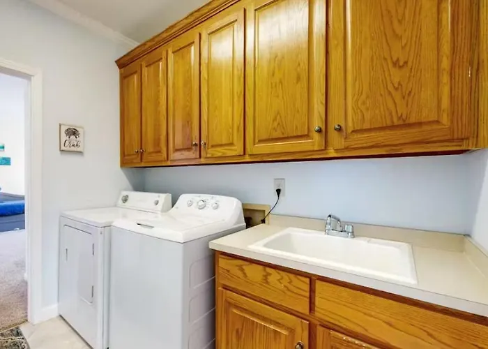 Rally Point - 5 Bedroom - Sleeps 18 - Gulf Front - West - Prickett Gulf Shores