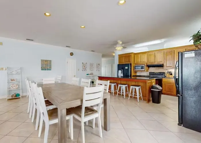 Holiday home Rally Point - 5 Bedroom - Sleeps 18 - Gulf Front - West - Prickett *